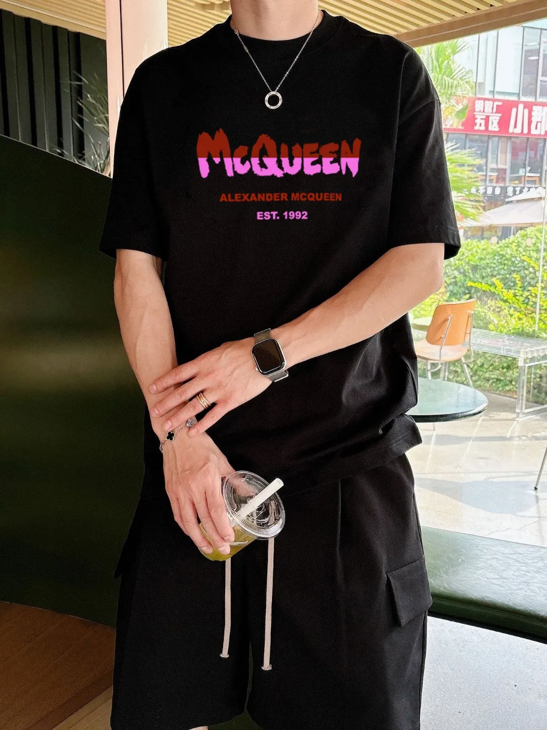 Mc Q*een 2025 New Arrival Original T Premium Quality OS Hot Sale logo💀 Factory Size：S-xxl